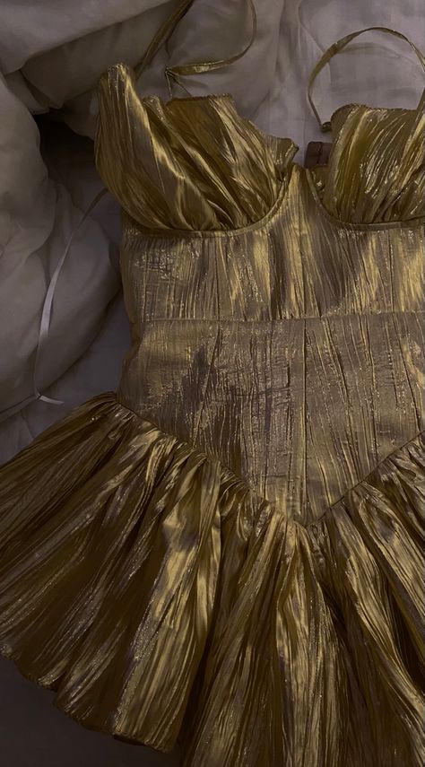 Golden Dress Aesthetic, Golden Dress Short, Gold Outfit Aesthetic, Gold Dress Aesthetic, Gold Dress Outfits, Golden Outfit, Gold Dress Short, Gold Sparkle Dresses, Aesthetic Gold