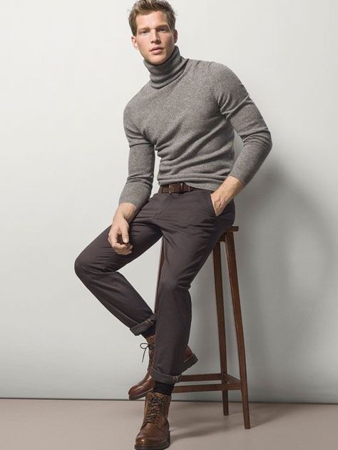 Brown Chinos, Winter Outfits Men, Stylish Mens Outfits, Photography Poses For Men, Brown Pants, Men Fashion Casual Outfits, Gray Sweater, Mens Casual Outfits, Men Looks