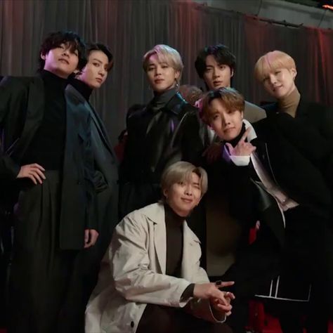 "When BTS fans talk about the group’s world domination, they’re not exaggerating. Following the release of their new Japanese album, 'Map of the Soul 7: THE JOURNEY', the Korean pop septet now claims the bestselling album of 2020 in the United States, Korea, Japan and worldwide." #music #bts #MAP_OF_THE_SOUL_7 #MapOfTheSoul7TheJourney #Japan #US #worldwide #album #best #selling #units #streams #sales #record #success #btsarmy #btsxarmy Grammys 2020, V Chibi, V Bta, Bts Group Photos, V Video, Bts Concept Photo, Bts Dancing, Boy Group, Bts Aesthetic Pictures