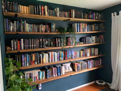 Library Design Home, Home Library Rooms, Library Home, Wallpapers Home, Regal Design, Home Library Design, Wall Bookshelves, Bookshelves Diy, Chicken Humor