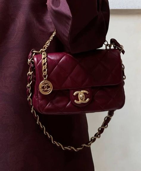 Handbag Quotes, Burgundy Bag, Luxury Bags Collection, Mode Chanel, Girly Bags, Elegant Bags, Fancy Bags, Pretty Bags, Burgundy Wine