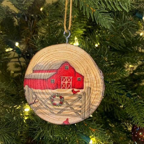 *One Single Wood Slice Ornament *Size Varies 3.5" - 4" *Lightweight, Will Not Weigh Down The Tree Branch *Makes A Great Keepsake, Christmas Gift Or Secret Santa Gift * Shatterproof This Large Wood Slice Ornament Is A Beautiful Accent To Your Christmas Tree! It Is Hand Crafted Using A Decoupage Method A Paper Napkin, And Sealed With A Semi-Gloss Varnish. The Natural Wood Gives It A Classic Look For The Modern Farmhouse, Traditional, Cottage, Bohemian, Rustic Style Tree. Christmas Tree With Wooden Ornaments, Wood Ornaments Painted, Painted Christmas Wood Slices, Wood Cookie Christmas Ornaments, Handpainted Wooden Christmas Ornaments, Paint Wood Ornaments, Log Slice Crafts, Wood Slice Art Christmas, Ornaments To Paint