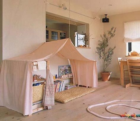 Small Playroom, Space Kids, Kids' Playroom, Small Space Storage, Playroom Ideas, Small Space Diy, Play Tent, Toddler Room, A Living Room