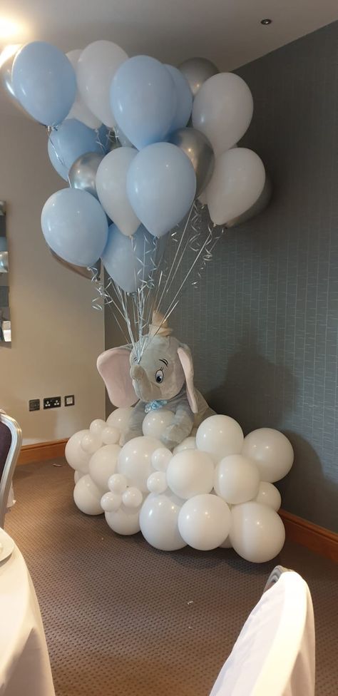 Dumbo Balloon Decor, Dumbo Gender Reveal Ideas, Disney Themed Baby Sprinkle, Baby Shower Baloon Idea, Babyshower Ideas Baby Boy, Elephant Balloon Decoration, Elephant Baby Shower Theme Decorations, Disney Boy Baby Shower Theme, Baby Disney Baby Shower Ideas