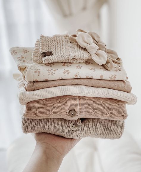 Beige Mom Aesthetic, Beige Mom, Babies Outfits, Mom Aesthetic, Mom Baby, Beige Aesthetic, Girl Stuff, Baby Bear