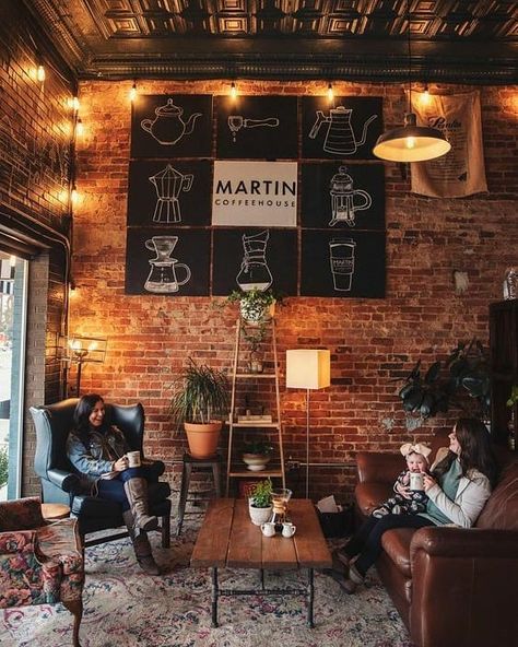 Rustic Coffee Shop, Bar Restaurant Design, Vintage Coffee Shops, Bar In Casa, Coffee Shop Interior Design, Cozy Coffee Shop, Design Café, Coffee Bars, Cafe Shop Design