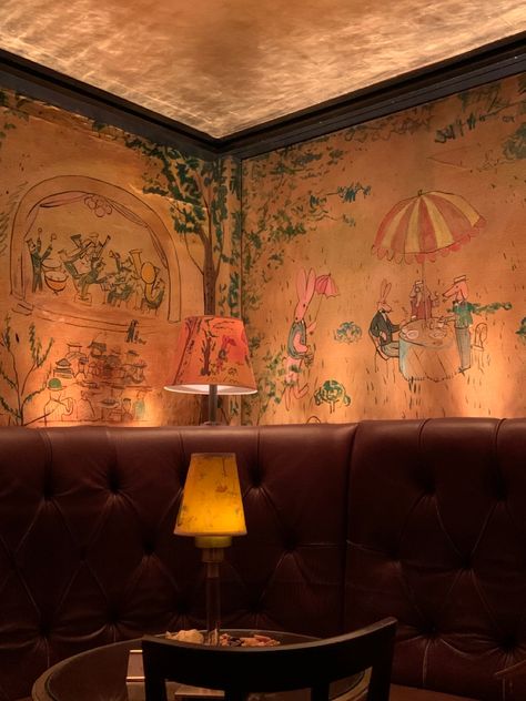 Bemelmans Bar, Best Bars In Nyc, Carlyle Hotel, Jazz Bar, Nyc Bars, Jazz Club, Bespoke Furniture, Cool Bars, 인테리어 디자인