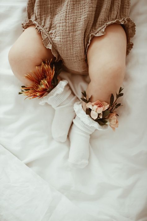 flower babygirl - more on IG @carolajnn Newborn Photoshoot With Flowers, Newborn Spring Photography, Flower Milestone Pictures, Newborn Photos With Flowers, Cottagecore Newborn Photos, Wildflower Newborn Photos, Baby Flower Photoshoot, Spring Baby Photos, Floral Newborn Photography