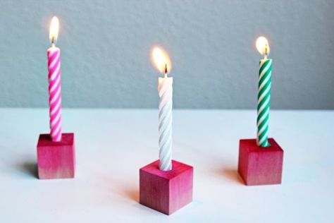 Get Crafty And Make Some Unique Candle Holders – 50 Ideas For A Perfect Weekend Project Diy Unique Candles, Birthday Candles Diy, Homemade Candle Holders, Creative Candle Holders, Birthday Candle Holder, Block Candles, Anniversaire Diy, Unique Candle Holders, Diy Blocks