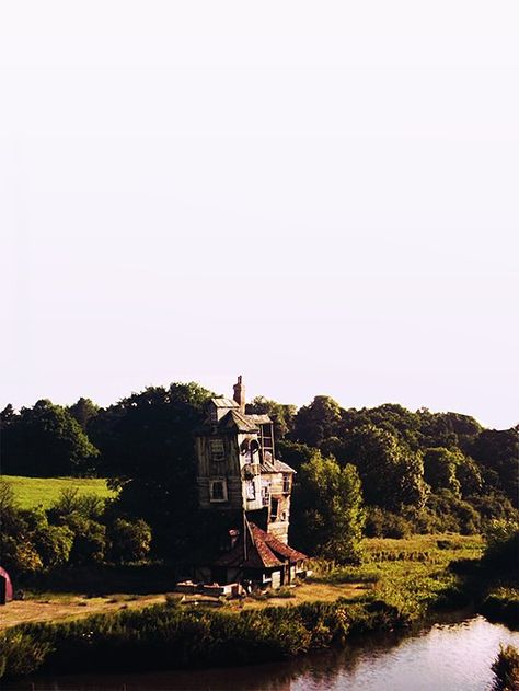 the weasley house - the burrow The Burrow Aesthetic, Weasley Burrow, Burrow Aesthetic, Harry Potter Places, Weasley Aesthetic, Hogwarts Shifting, Shifting To Hogwarts, Hp Aesthetic, The Burrow