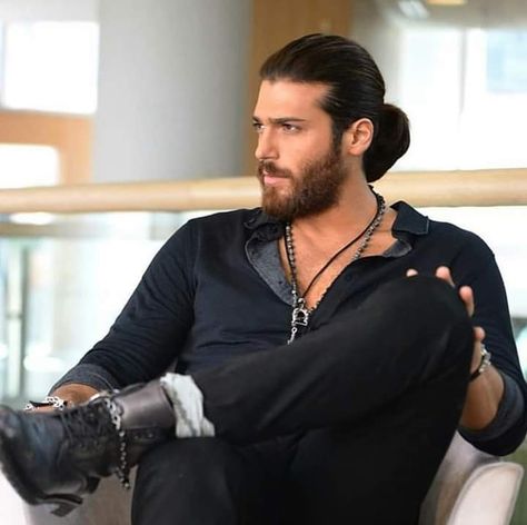 Actors Funny, Stylish Dp, Stylish Men Casual, Turkish Men, Erkenci Kus, Can Yaman, Best Poses For Men, Fashion Suits For Men, Photo Pose For Man