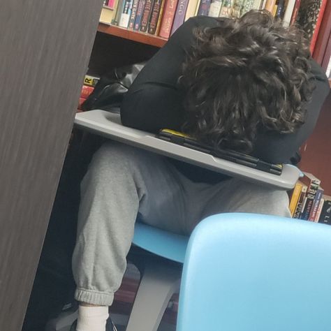 David Sleep In Classroom Aesthetic, Sleeping In School Aesthetic, Sleeping In Class Aesthetic, Guy Sleeping, Sleeping Guys, Dad Fits, Boy Sleeping, Crossing Lines, Sleeping Boy