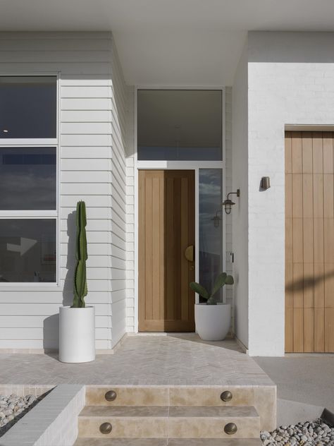 Greenhills Beach House - SBD Studio Studio House Exterior, Coastal House Exterior Australia, Front Door Tiles, Modern Coastal Facade, Beach House Facade, Modern Coastal Home Exterior, Modern Coastal Exterior, Coastal Front Door, Modern Beach House Exterior