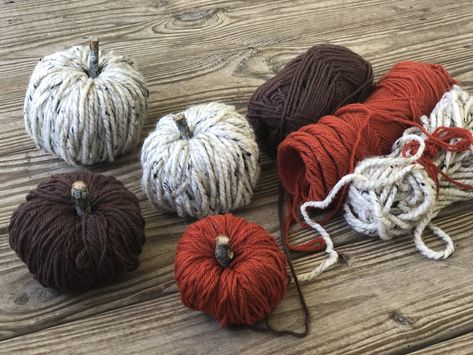 Easy DIY Yarn Pumpkins - Hobbies on a Budget Easy Yarn Pumpkins, Yarn Pumpkin Garland, Yarn Wrapped Pumpkins, Diy Yarn Pumpkins, Diy Yarn Ornaments, Yarn Pumpkins, Yarn Decor, College Crafts, Diy Pumpkins Crafts