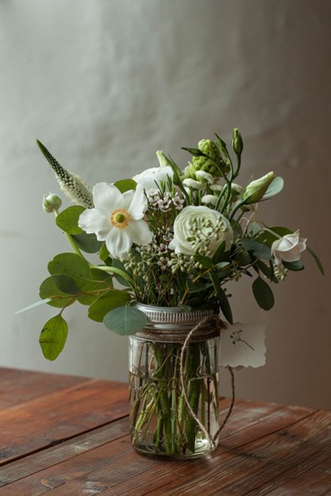 Bouquet Champetre, Flowers And Greenery, Spring Fever, Deco Floral, Arte Floral, Beautiful Blooms, Ikebana, Cut Flowers, Love Flowers