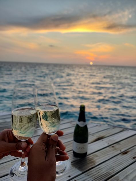 Europe Honeymoon Aesthetic, Cruise Honeymoon Aesthetic, Tropical Honeymoon Aesthetic, Maldives Honeymoon Aesthetic, Beach Honeymoon Aesthetic, Honeymoon Asthetic, Honeymoon Photo Ideas, Ethan Ramsey, Wine Glass Photo