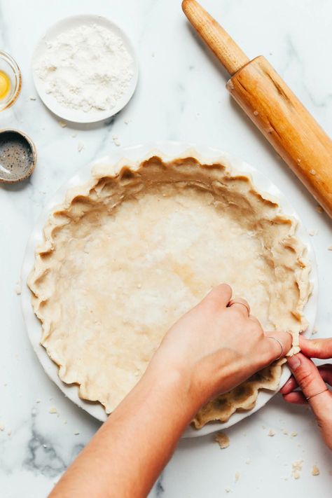 Minimalist Recipes, Easy Pie Dough, Cream Cheese Pie Crust, Perfect Flaky Pie Crust, Baker Kitchen, Vegan Minimalist, Pie Dough Recipe, Gluten Free Pie Crust, Easy Pie Crust