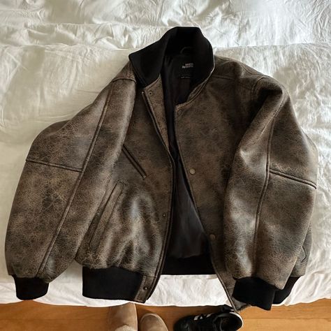 Urban Outfitters Bomber Jacket, Never Worn Jacket Aesthetic, Urban Outfitters Jacket, Unique Jackets, Bomber Jackets, Beauty Art, Urban Outfitters, How To Look Better, Bomber Jacket, Jackets For Women