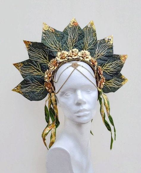 Green Gold Leaf Headdress Crown for a Forest Fairy Princess Headdress Festival, Princess Headpiece, Forest Fairy Costume, Gold Leaf Crown, Makeup Zombie, Festival Crown, Costume Princess, Michael Cinco, Headpiece Diy