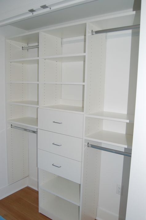 Closet Storage With Drawers, Woredrobe Design Small, Small Bedroom With Queen Bed Layout, Woredrobe Designs, Diy Closets, Bedroom Closets, Closet Diy, Baby Closet Organization, Bedroom Closet Storage