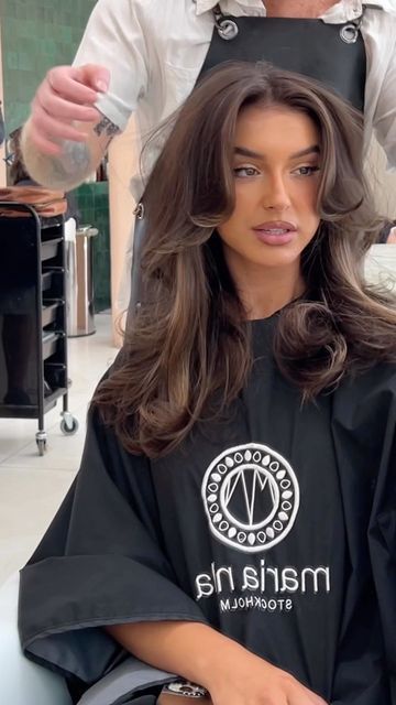 Bridal Hair Blowdry, 90s Blowdry Hair, Blow Dry 90s Hair, Brown Hair Blowout Hairstyles, Soft Bouncy Blowout, Bouncy Blowout Haircut, 90s Blowout Hair Volume, 90s Blow Dry Hair, Bouncy Blowdry Long