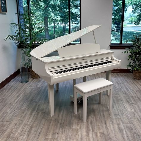 Yamaha Clavinova CLP-765GP Digital Piano - Polished White