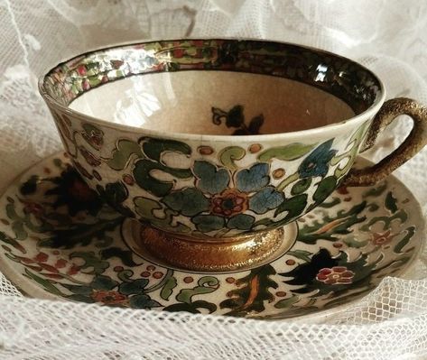 Antique Tea Sets, Vintage Tea Set, Ivy House, Antique Dishes, Ceramics Pottery Art, Tea Cups Vintage, Pottery Painting, Cute Mugs, Cups And Mugs