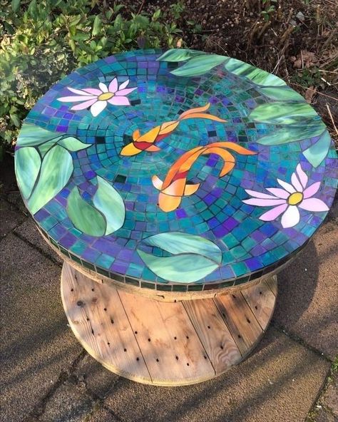 Mosaic Birdbath, Mosaic Art Diy, Mosaic Garden Art, Mosaic Tile Art, Mosaic Art Projects, Glass Mosaic Art, Mosaic Artwork, Design Outdoor, Mosaic Table