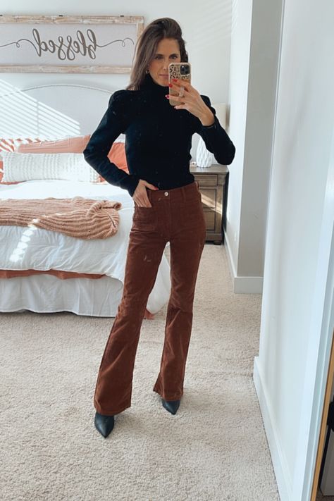 Bell Bottom Corduroy Outfit, Chocolate Brown Corduroy Pants Outfit, Corduroy Pants Work Outfit, Brown Courdory Jeans Outfits, Flared Corduroy Pants Outfit, Light Brown Corduroy Pants Outfit, Corduroy Bell Bottoms Outfit, Flare Corduroy Pants Outfit, Courdory Jeans Outfits