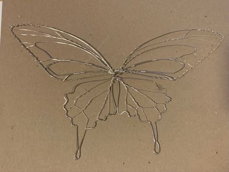 Copper Wire Butterfly, Butterfly Made Of Wire, How To Make Wire Butterfly, Wire Butterfly Sculpture, Butterfly Wire Art, Wire Wrap Butterfly, Wire Butterfly Diy, 3d Wire Sculpture, Wire Sculpture Ideas