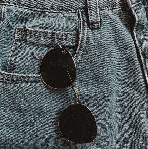 Carol Danvers Aesthetic, Cool Sunglasses Aesthetic, Sunglasses Aesthetic, Monster Prom, Ross Geller, S Aesthetic, Carol Danvers, Phoebe Buffay, Fashion Eye Glasses