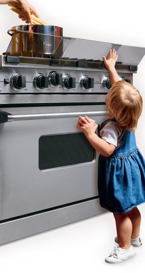 Once baby is on the move, it's time to start childproofing your home. Check out these top nine babyproofing products that'll completely change the safety game. Safety Games, Baby Life Hacks, Baby Gadgets, Baby Proofing, Baby Protection, Baby Safety, Baby Life, Child Safety, Baby Hacks