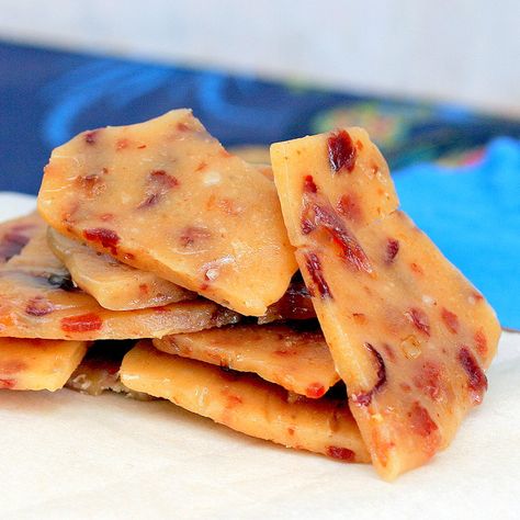 Bacon Brittle Maple Brittle, Bacon Brittle Recipe, Sippie Cups, Pig Candy, Bacon Food, Snack Mixes, Brittle Recipes, Bacon Lover, Tasty Kitchen