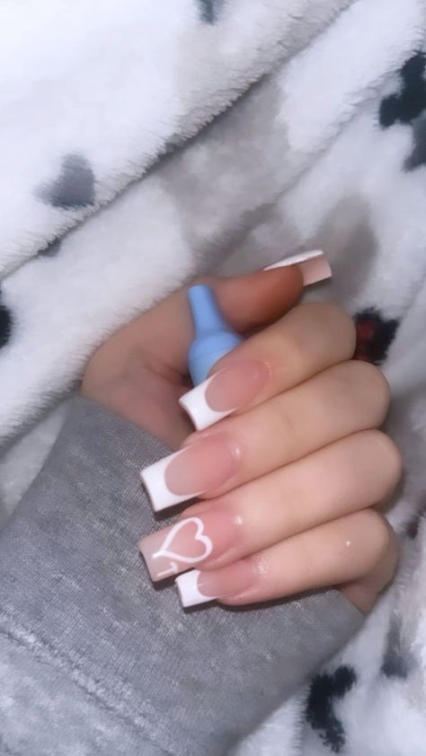 Nails For Initials, Nails With An Initial Short, Cute Nails With J Initial, Nails Inspiration With Bf Initial, Short Nail Set With Initial, Acrylic Nails With Bf Initials Pink, Initial Nails Boyfriend Short, Cute Short Acrylic Nails With Initials, Short Nails With J Initial