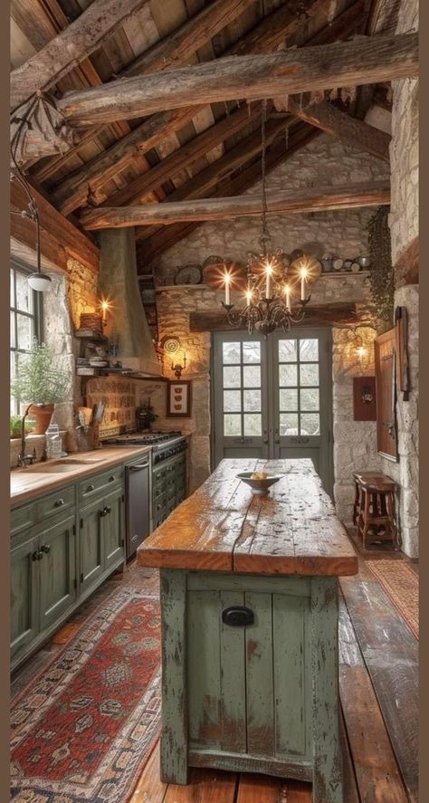 Old Country House Decor, Rural Home Decor, Cabin In The Woods Kitchen, Rustic Farm Kitchen Ideas, Cottage Kitchen On A Budget, Rustic Kitchen Ideas Decor, Old Rustic House, Rustic Ideas, Old Fashioned Kitchen Ideas