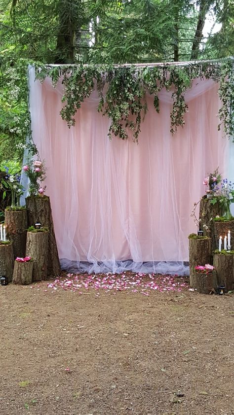 Wedding backdrop Fairy Backdrop Ideas, Fairy Photo Booth, Garden Theme Backdrop Ideas, 21st Birthday Decorations Outdoor, Enchanted Forest Backdrop Diy, Tapestry Backdrop, Diy Fairy Backdrop, Enchanted Forest Theme Backdrop, Bach Party Photo Backdrop