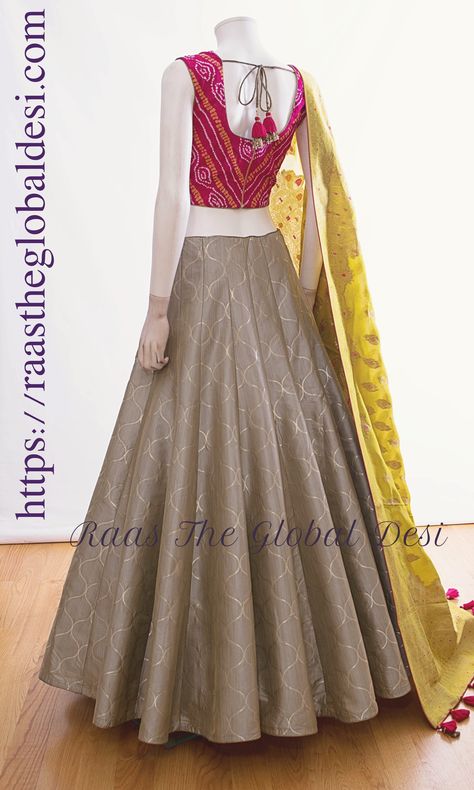 CC2335 #BRIDALLEHENGA #Indianclothing #WEDDINGLEHEGA #WEDDINGDRESS #BRIDAL2019 #NAVARATRICHANIYACHOLI #ethnicclothes #RECEPTION #DESIGNER #BRIDALDRESS #CHANIYACHOLI #LEHENGA #GOWN #CHANIYACHOLIDESIGN #INDIANCLOTHES Choli Dress, Indian Clothing Store, Indian Lehenga Choli, Lehenga Gown, Lehnga Dress, Sari Blouse Designs, Indian Gowns Dresses, Indian Lehenga, Party Wear Lehenga