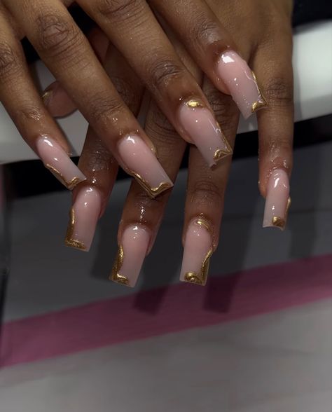 Gel X Gold Nails, White And Golden Nails, Pretty Birthday Nails, 21st Bday Nails, Gold Nails Prom, Golden Nails Designs, Matching Nails, Stunning Tattoos, Gold Acrylic Nails