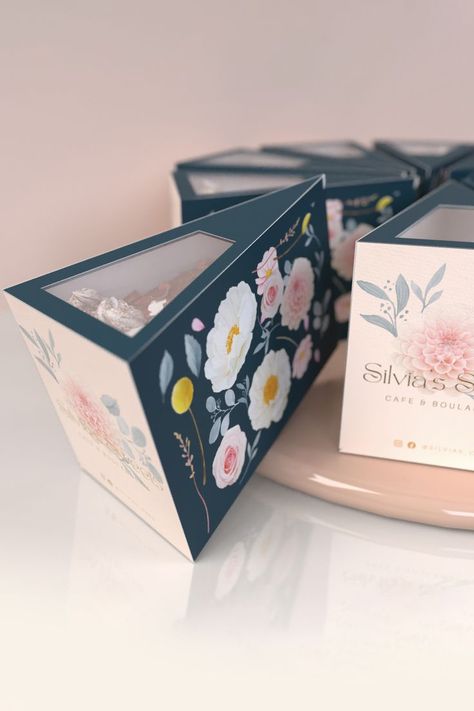 Pastry Shop Packaging, Packaging For Cakes, Pound Cake Slices Packaging Ideas, Patisserie Packaging Design, Individual Cake Slice Packaging, Baked Good Packaging, Cake Packaging Design Box Templates, Cake Slice Packaging Ideas, Cake To Go Packaging