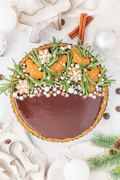 Gingerbread Chocolate Caramel Tart - Sweet CS Designs. Gingerbread Tart, Pumpkin Caramel Tart, Gingerbread Chocolate Tart, Chocolate Ganache Tart Recipes, Vegan Caramel Tart, Chocolate Caramel Tart, Caramel Tart, Tart Filling, Tart Pan