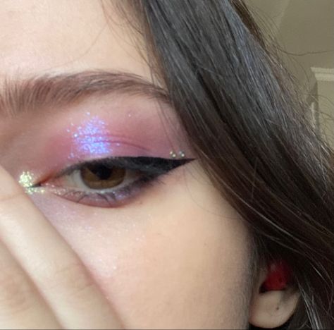 Huetopian Dream, Euphoria Style, Makeup Themes, Glitter Makeup Looks, Inspo Makeup, Childs Play, Fashion Eye Glasses, Makeup Eye Looks, Makeup Artistry