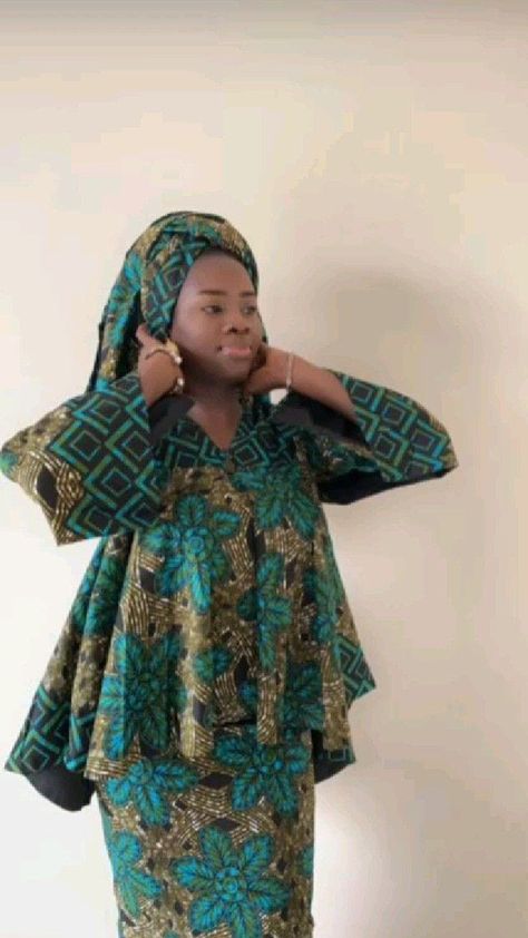 Muslimah Fashion Outfits Ankara, African Wax Styles, Boubou Styles For Women, Classy Short Dresses, African Fabric Dress, Latest African Men Fashion, 2piece Outfits, African Print Dress Ankara, Afrikaanse Mode