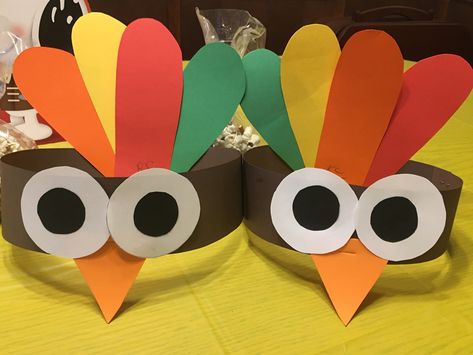 Construction Paper Crafts Thanksgiving, Fun Thanksgiving Crafts, November Ideas, Room Parent, Thanksgiving Crafts Preschool, November Crafts, Construction Paper Crafts, Turkey Crafts, Thanksgiving Preschool