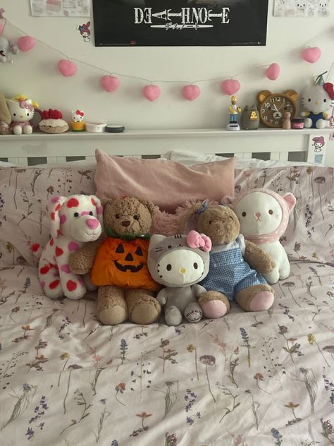 Rilakkuma Plushie, Sanrio Room, College Dorm Room Inspiration, Cottagecore Room, Kawaii Bedroom, Dorm Room Inspiration, Cute Room Ideas, Pretty Room, Dreamy Room