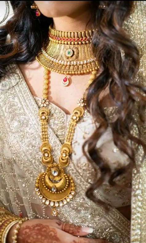 Bride Gold Jewellery Set, Rani Haar Gold Indian Bridal, Necklace Set Gold Wedding Jewelry, Latest Gold Jewellery Indian, Long Gold Necklace Designs Latest, Latest Gold Antique Necklace Designs, Rani Haar Gold Jewellery Designs, Gold Rani Haar New Design, Set Gold Design