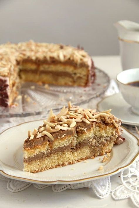 Polish Coffee Cake, Polish Cake, Cake With Coffee, Almond Coffee Cake, Poland Food, Polish Desserts, Coffee Caramel, Coffee Buttercream, Coffee Cake Recipe