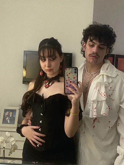 Couple Vampire Costume, Vampire Couple Costume, Vampire Couple Costumes, Vampire Costume Couple, Spookie Season, Sofia Diaz, Jessie Halloween Costume, Spirit Weeks, Costume Couples