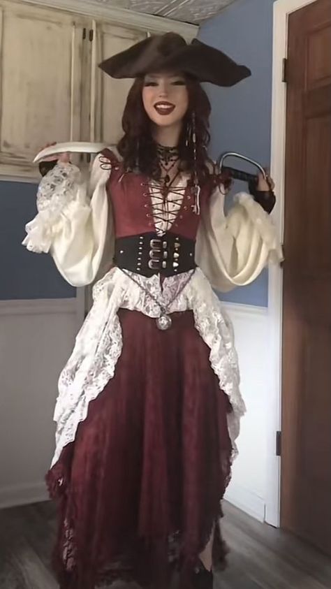 Pirate Princess Aesthetic, Fest Ideas, Renn Faire, Fair Outfit, Pirate Stuff, Ren Faire Outfits, Pirate Cosplay, Female Pirate Costume, Fairy Cosplay