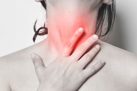 Why does having a sore throat hurt so much? Foods For Thyroid Health, Throat Remedies, Sore Throat Remedies, Throat Pain, Throat Infection, Strep Throat, Dry Cough, Canker Sore, Natural Antibiotics