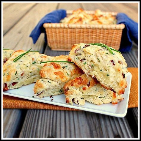 Essen, Literary Party, Cheddar Chive Scones, Hobbit Day, What About Second Breakfast, Chive Scones, Hobbit Food, Medieval Recipes, Cold Weather Comfort Food